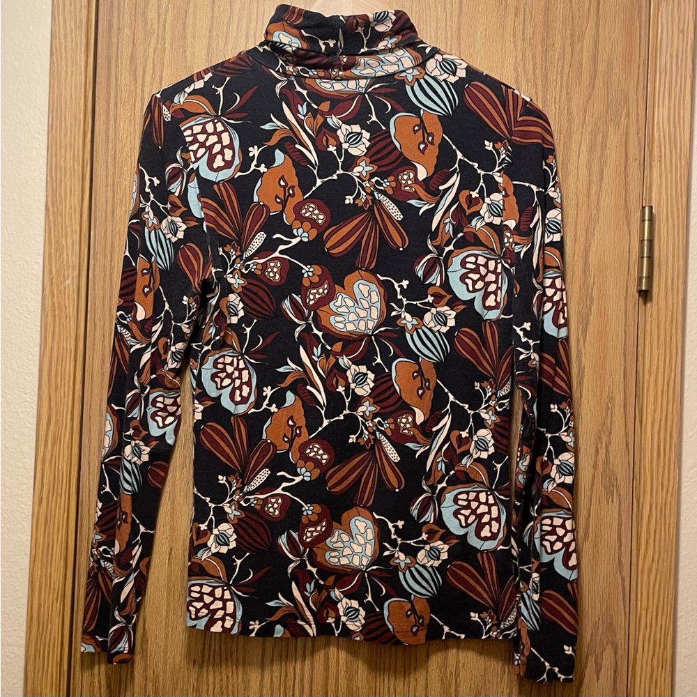 Beautiful Patterned Turtleneck